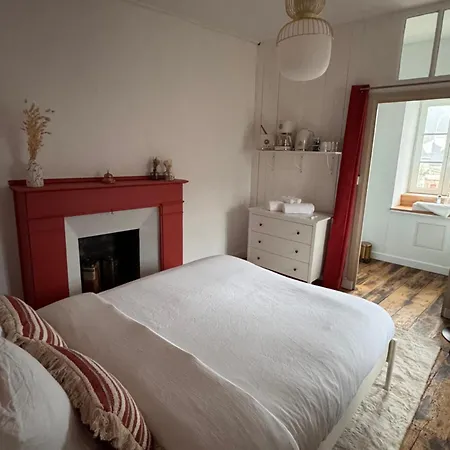 Rouge Bed & Breakfast